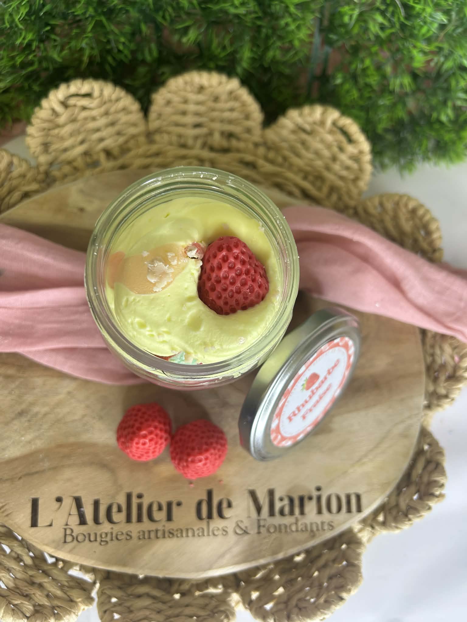 Bougie artisanale parfumée fraise rhubarbe – Image 3